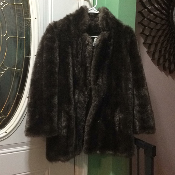 Hillmoore New York fur coat size 10 - Picture 1 of 4